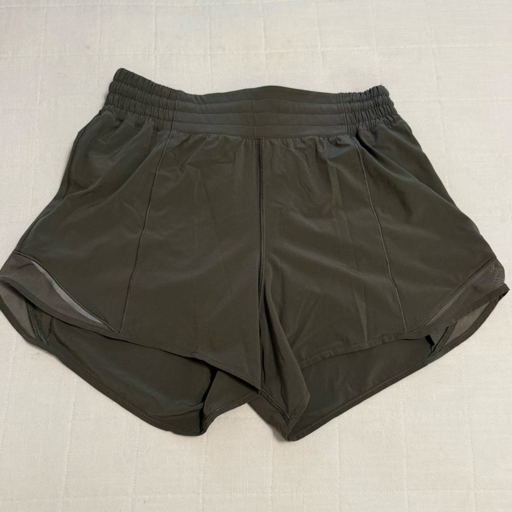 Lululemon Hotty Hot High-Rise Lined Short 4” - Size 8 - Army Green